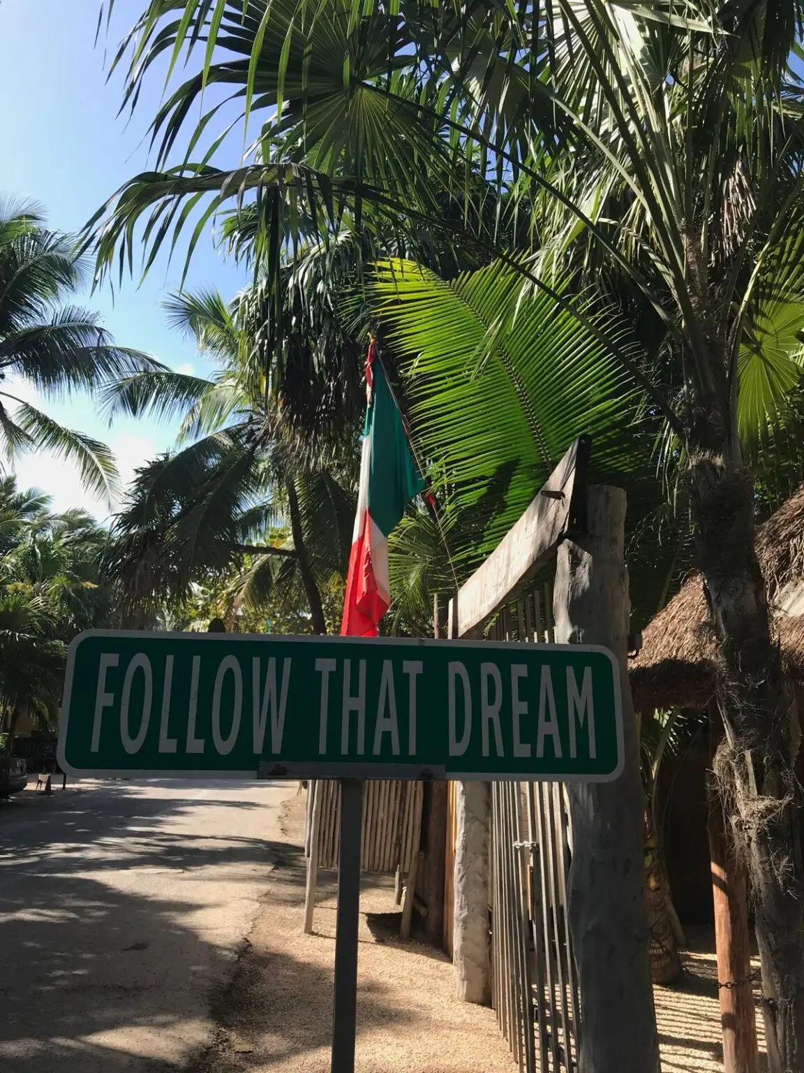 Zona hotelera v Tulum během projížďky na kole
